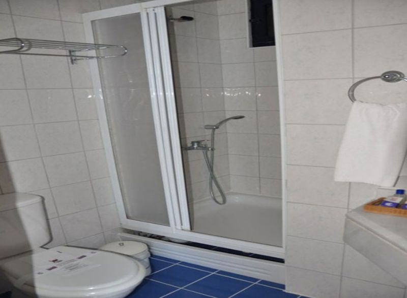 Hotel an der Küste von Antalya-Kemer zu verkaufen