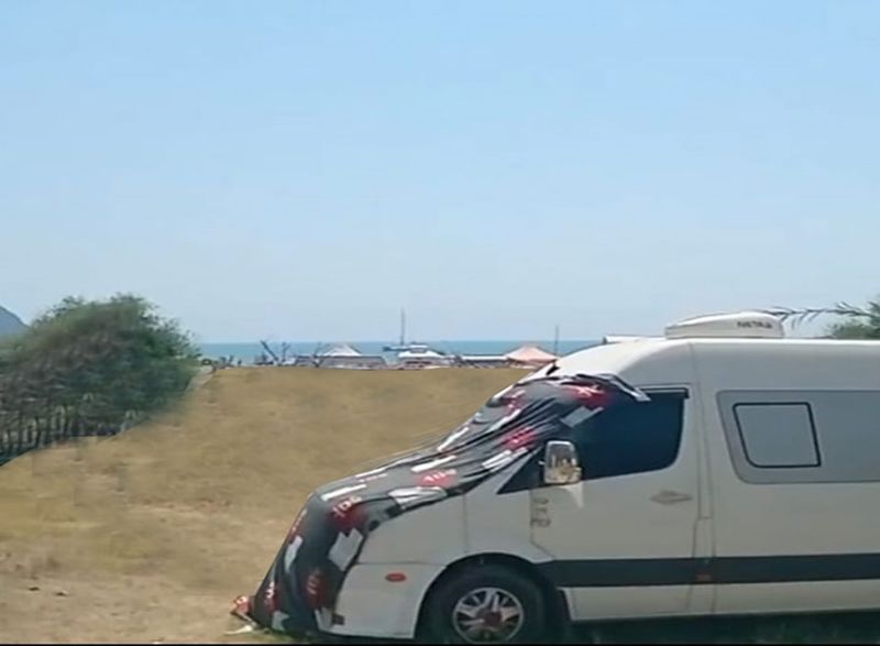 Villa plot directly on the sea for sale